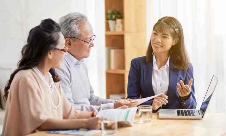 Asuransi Kesehatan Untuk Orang Tua: Apa Saja yang Dicakup?