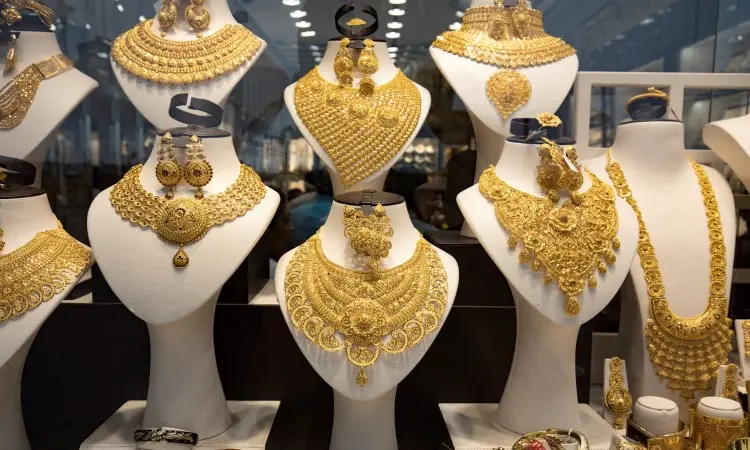 Investasi Emas vs Perhiasan, Mana yang Lebih Menguntungkan