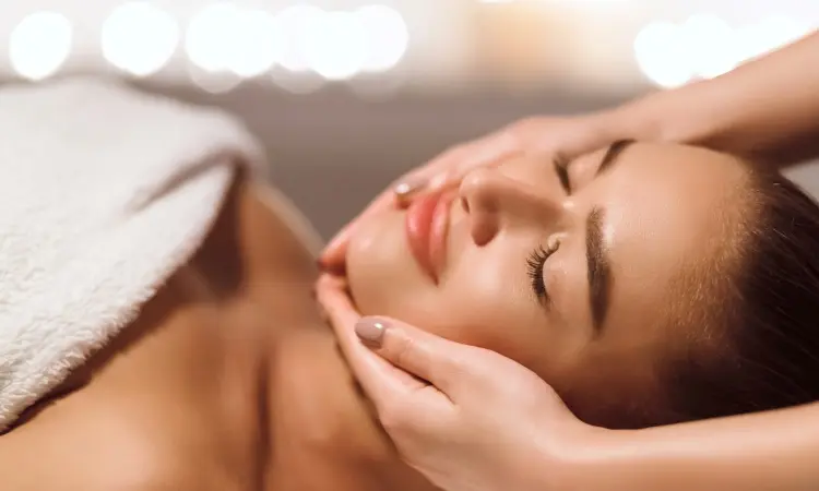 Manfaat Facial Massage untuk Kulit Wajah yang Kencang
