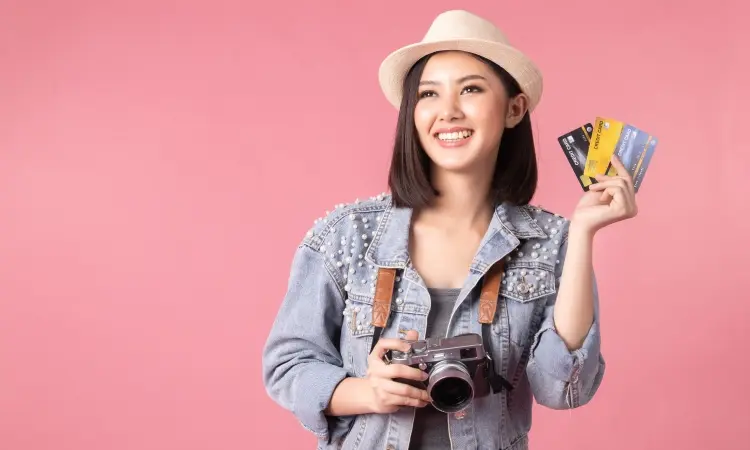 Rekomendasi Kartu Kredit Terbaik untuk Traveling